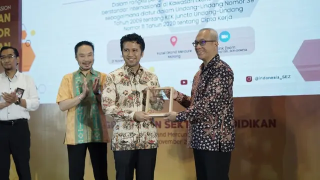 Kawasan Ekonomi Khusus (KEK) Singhasari telah resmi beroperasi ditandai dengan diserahkannya Surat Keputusan Menteri Koordinator Bidang Perekonomian Selaku Ketua Dewan Nasional KEK Nomor 2 Tahun 2022. (Dok Kemenko Perekonomian)