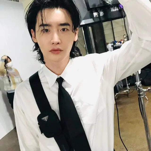 Lee Jong Suk