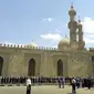 Universitas Al Azhar di Kairo, Mesir, dikenal sebagai salah satu tempat belajar Islam terkemuka di dunia. (AFP)