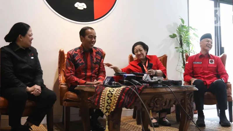 Jokowi bersama Megawati Soekarnoputri, Puan Maharani, Ganjar Pranowo