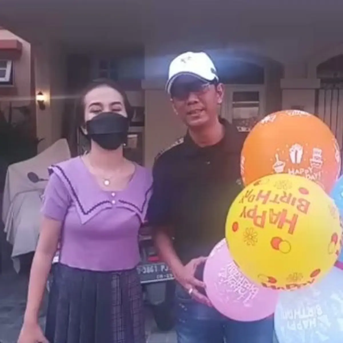 Doddy Sudrajat dan Mayang Bawa Kado Ulang Tahun untuk Gala Sky ke Tempat  Haji Faisal, Tapi Rumahnya Tak Ada Orang alias Kosong - ShowBiz Liputan6.com