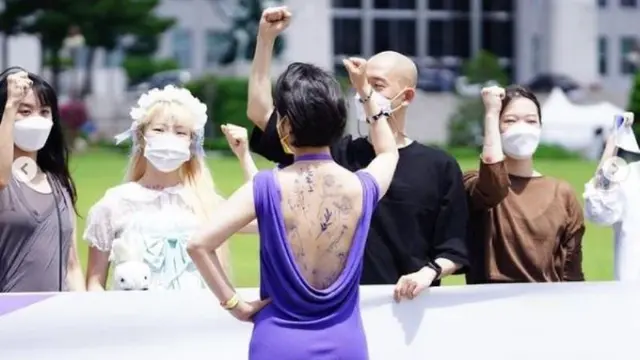 Promosikan RUU Soal Tato, Politikus Korea Selatan Pakai Gaun Terbuka