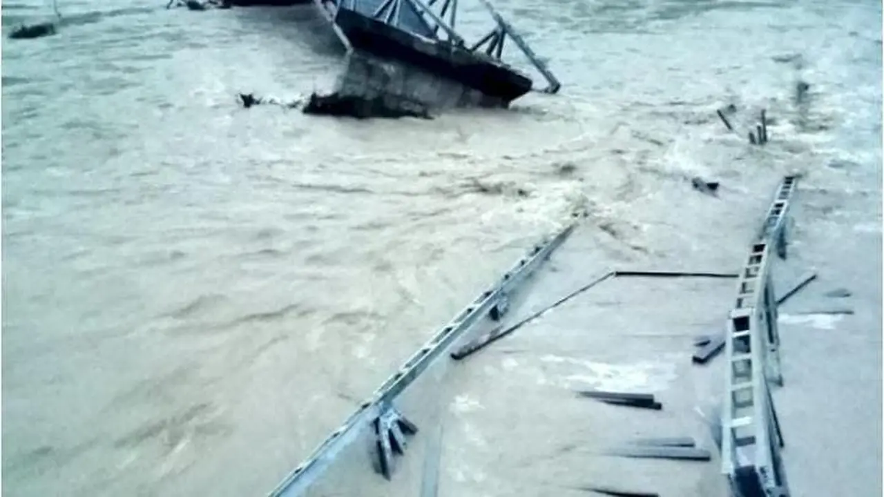 Jembatan Termanu, Kupang, putus total akibat banjir bandang. (Foto: Istimewa/Ola Keda)