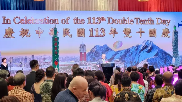 Kepala TETO John C. Chen, memberikan pidato dalam perayaan Double Tenth Day Taiwan di Hotel Borobudur, pada Selasa, 8 Oktober 2024. (Liputan6.com/Tanti Yulianingsih)