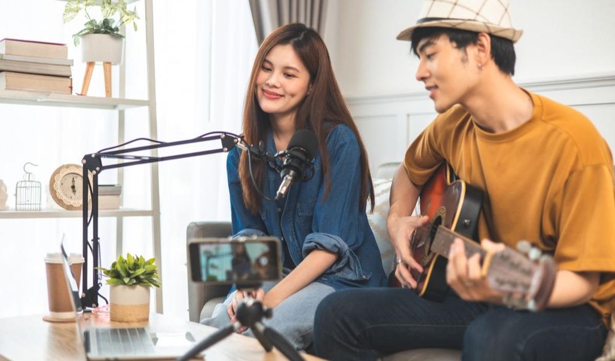 Bikin Konten Live Jamming Bareng Teman Buat Eksplor Musikmu