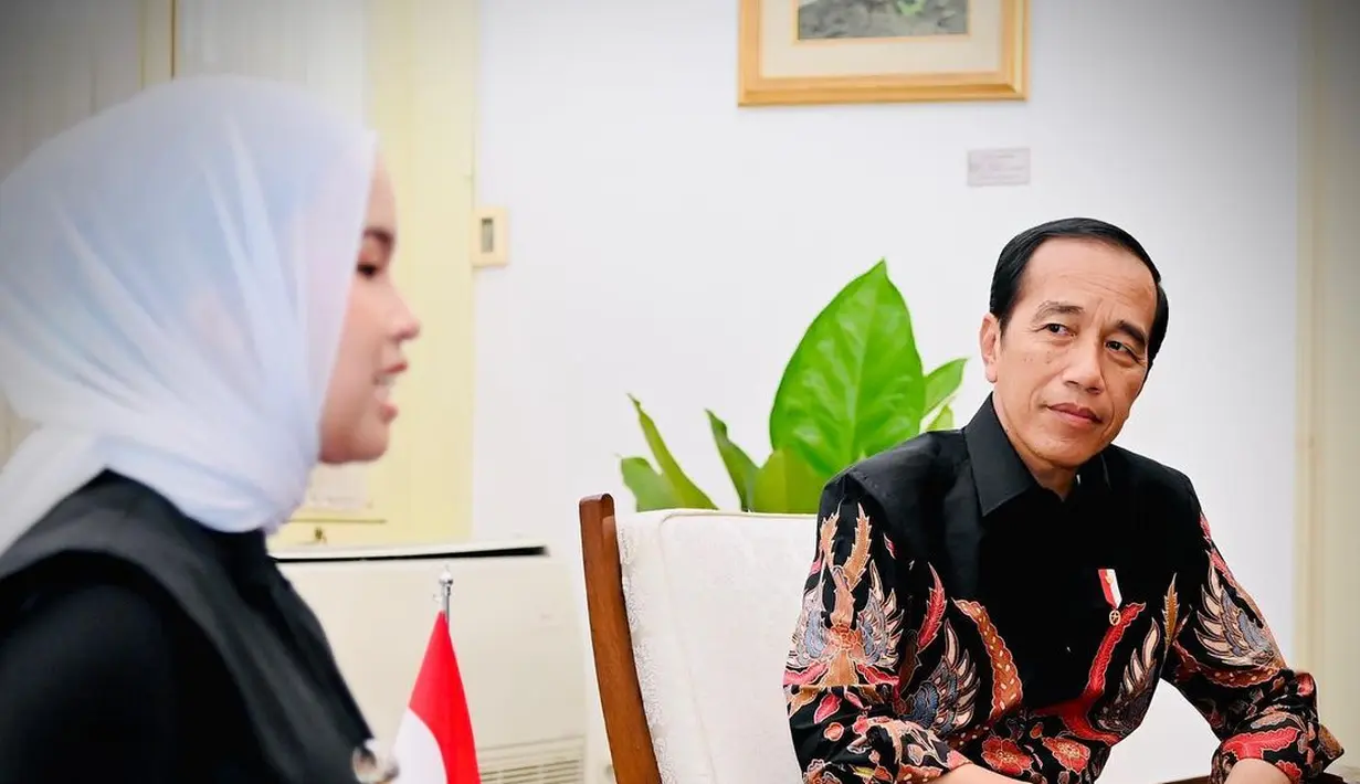 Kepada Jokowi, Putri Ariani berbagi rencana indah. Ia akan terbang ke Amerika Serikat, Agustus 2023, demi melanjutkan kompetisi AGT musim ke-18.