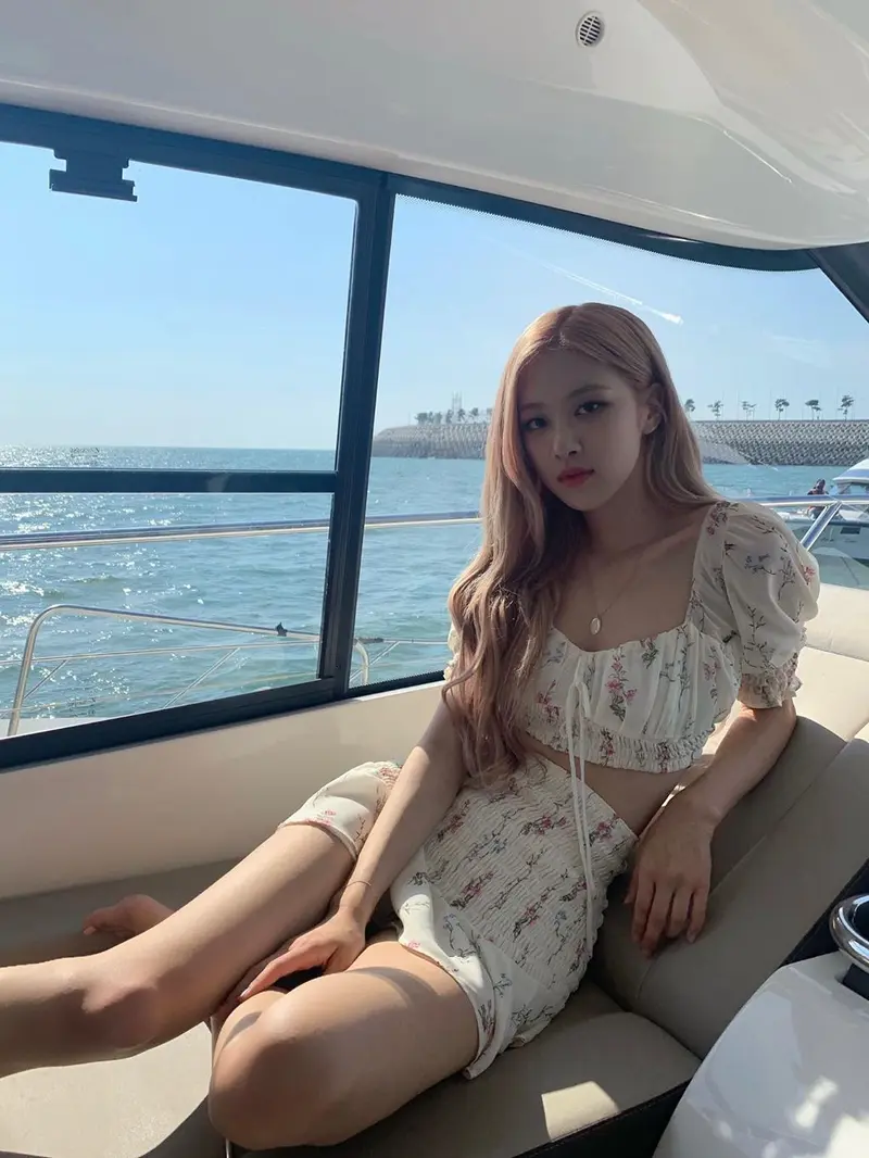 Rose Blackpink (Instagram/ roses_are_rosie)