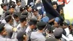 Puluhan mahasiswa di Serang, Banten, menuding anggaran pendidikan dikorupsi oknum pejabat Dinas Pendidikan setempat. 
