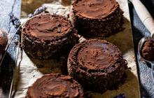 Resep Moist Chocolate Cake, Kue Coklat Viral Lumer di Mulut