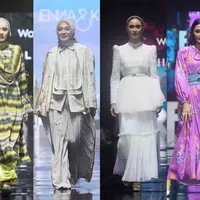 Melihat inspirasi makeup look dari Dhini Aminarti, Yasmin Napper, Dian Ayu Lestari, dan Amanda Rawless (Wardah)