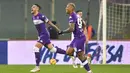 Pemain Fiorentina Cristiano Biraghi melakukan selebrasi usai mencetak gol ke gawang Genoa pada pertandingan Liga Italia di Stadion Artemio Franchi, Firenze, Italia, 17 Januari 2022. Fiorentina menang 6-0. (Tano Pecoraro/LaPresse via AP)