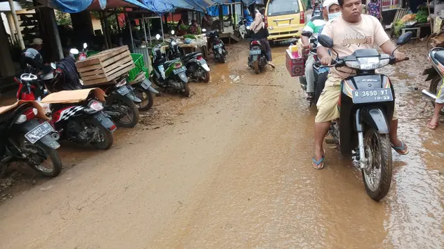 Kondisi Pasar Karanggendot, Limbangan, Cilacap, usai banjir bandang. (Foto: Liputan6.com/BPBD Cilacap)