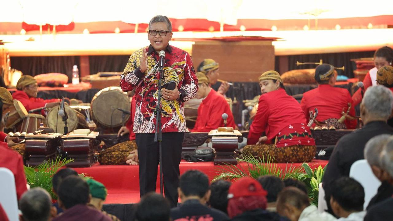 "Nah di sini lalu dibela oleh anak-anak dari Pandu Dewanata tersebut yaitu Ksatria Pandawa itu, sehingga cerita ini juga mengajarkan kepada kita bagaimana kita harus berhormat pada orang tua kita,” ujar Hasto.<br>