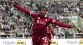 Rio Ngumoha sukses mencetak sejarah dalam laga debutnya berbareng Liverpool di Liga Inggris saat berjamu ke markas Newcastle di St James' Park, Senin (25/08/2025) waktu setempat. (AP Photo/PA/Owen Humphreys)