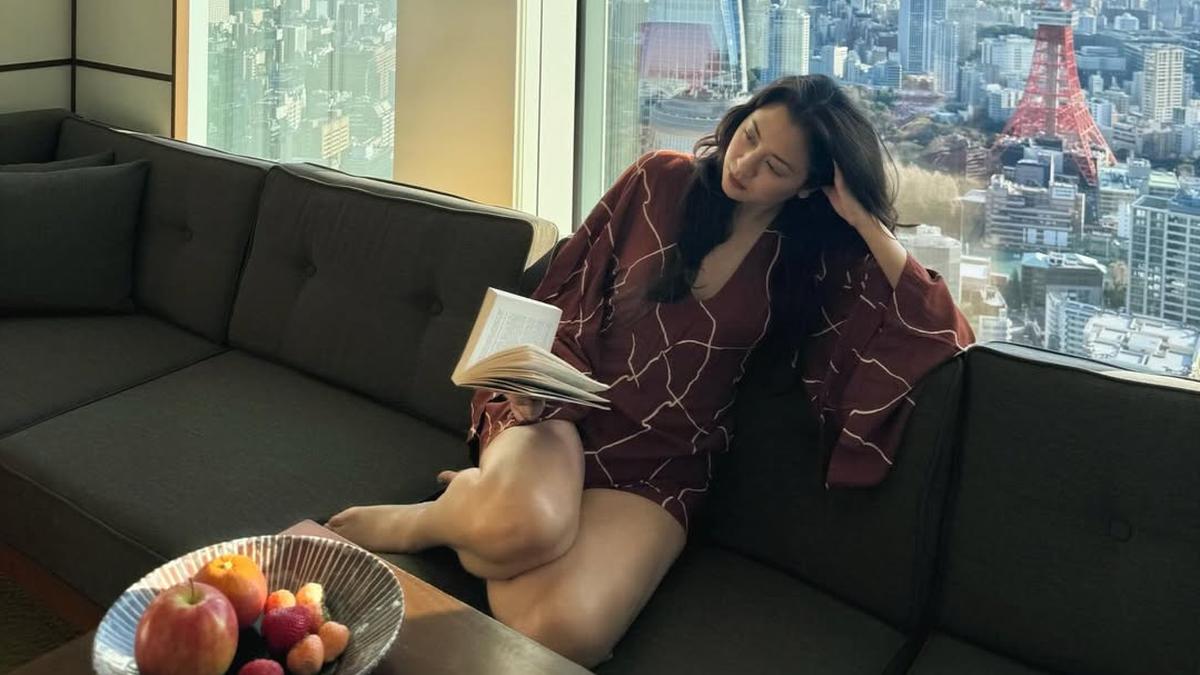 5 Tampilan Sherina Bagikan Zen Moment di Tokyo, Tampil Flawless nan Memikat