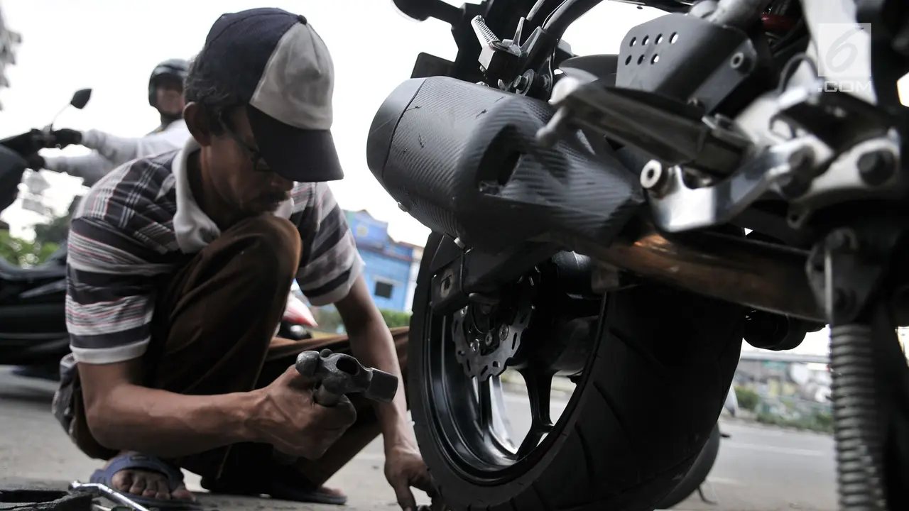 Jelang Lebaran, Bengkel Motor Kebanjiran Pelanggan