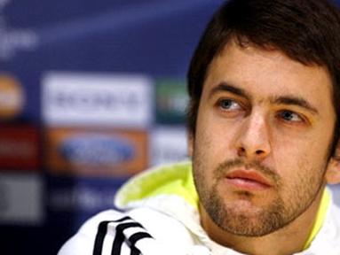 Chelsea&#039;s midfielder Joe Cole gives a press conference before training at Stamford Bridge in London, on March 4, 2008., on the eve of their UEFA Champions League first knock-out round, 2nd leg match against Olympiakos. AFP PHOTO / GLYN KIRK