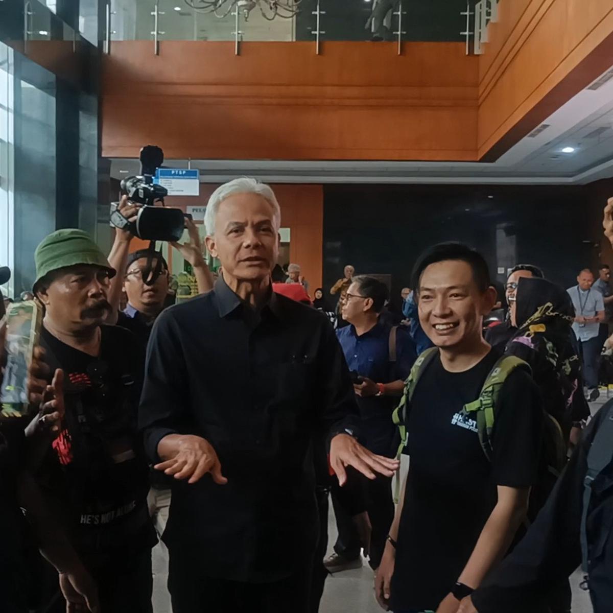 Ganjar hingga FX Rudy Hadiri Sidang Kasus Suap Hasto Kristiyanto di PN Jakpus