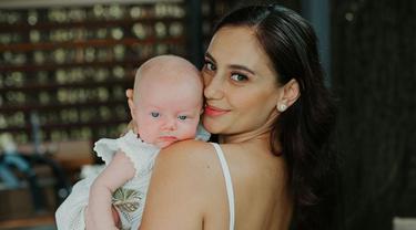 Gemasnya Alaia Moana Anak Perempuan Marissa Nasution News Entertainment Fimela Com