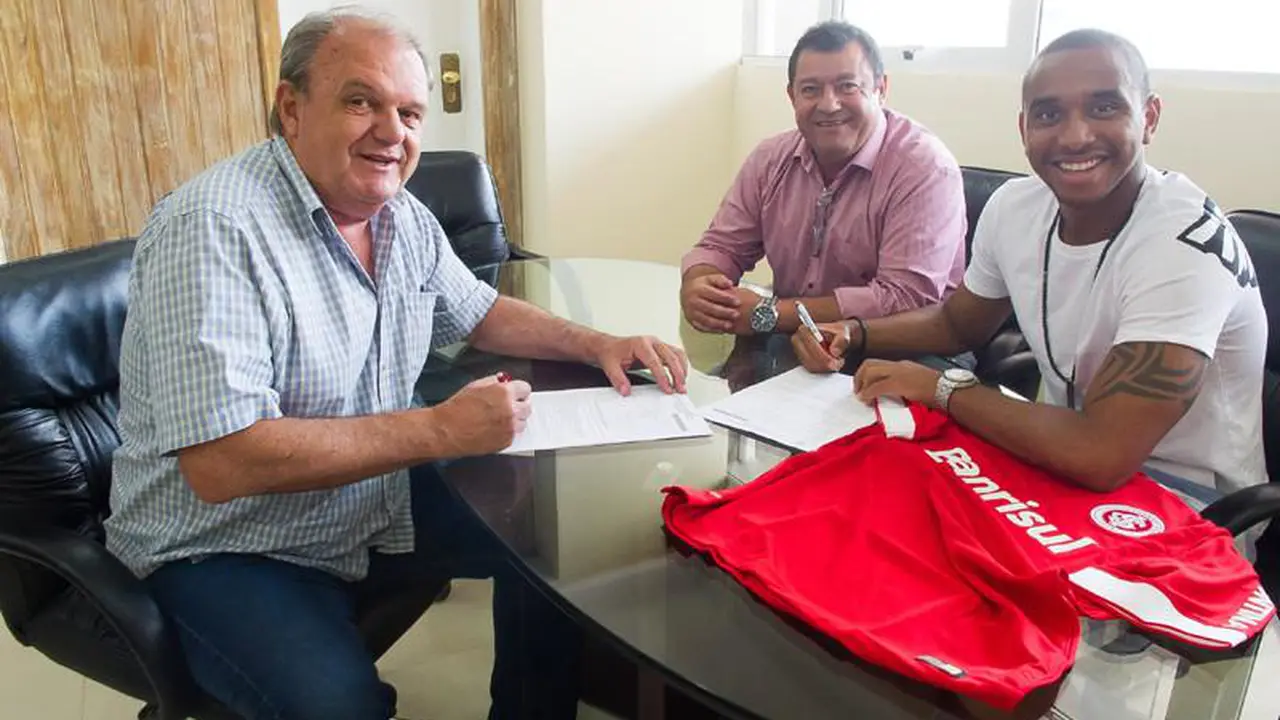 Anderson Ucapkan Salam Perpisahan pada MU (udah)