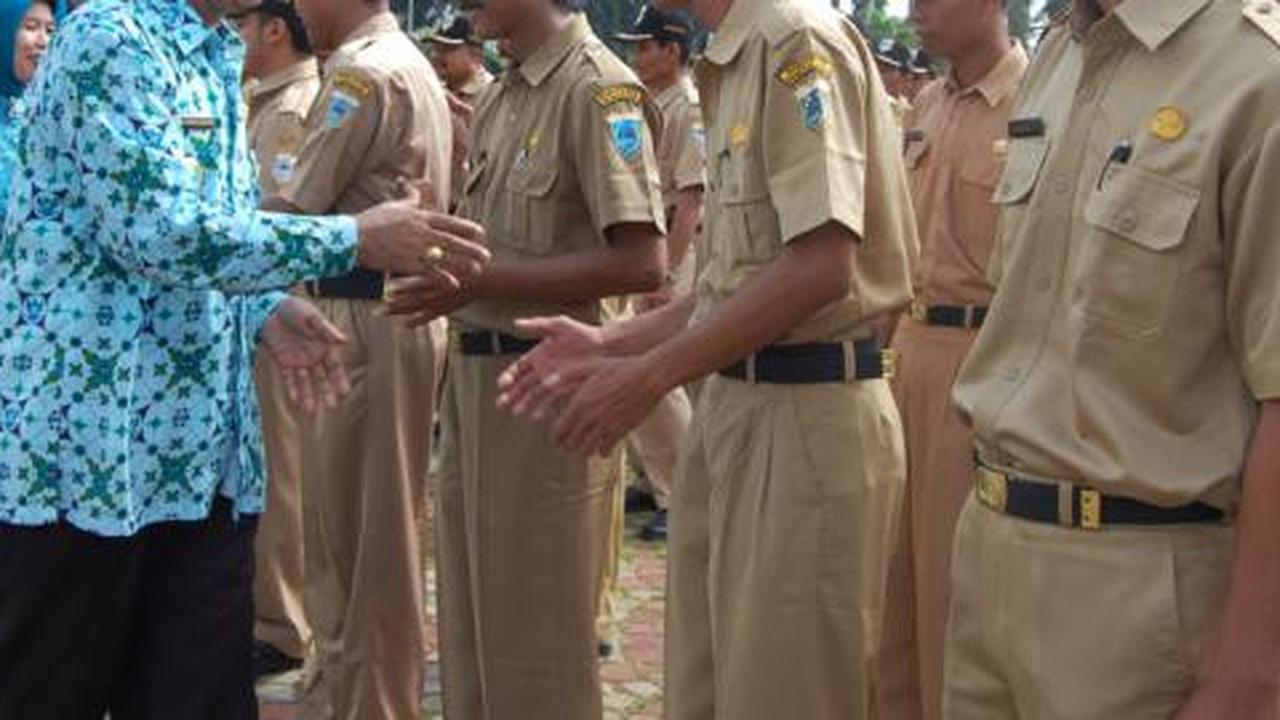 Mutasi sekda jadi staf kelurahan, bupati langgar aturan