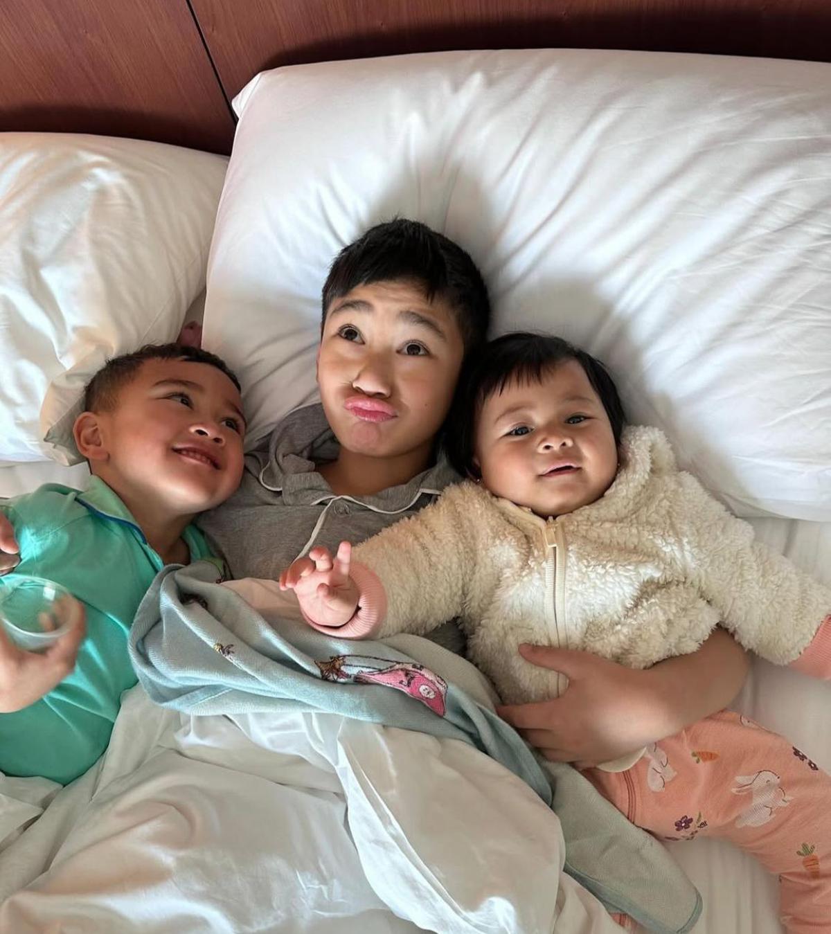 Ekspresi Rayyanza dan Lily Saat Pelukan dengan Rafathar, Netizen Tak Bisa Berhenti Gemas