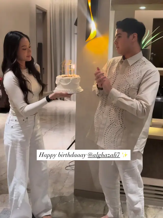 Alyssa Daguise saat ulang tahun Al Ghazali ke-28. [@syifahadju]