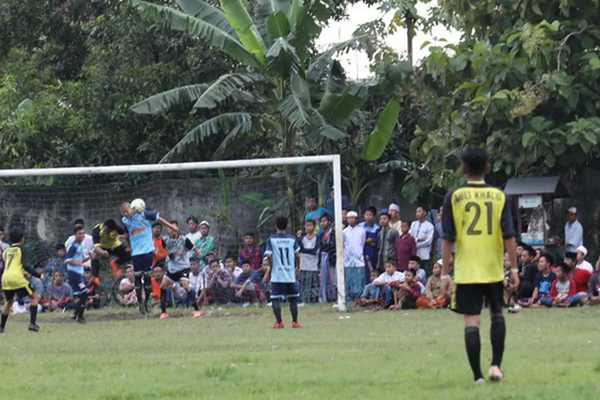 Turnamen sepak bola santri Jombang