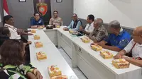 Warga Ngada Serahkan 5 Sikap ke Polda NTT Terkait PTDH Kompol Cosmas
