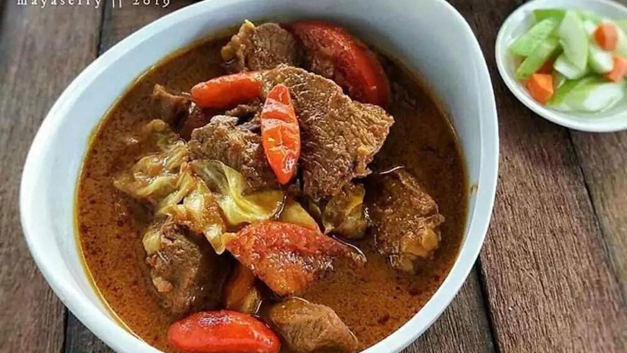 <b>6. Tongseng Sengkel Sapi</b><br>