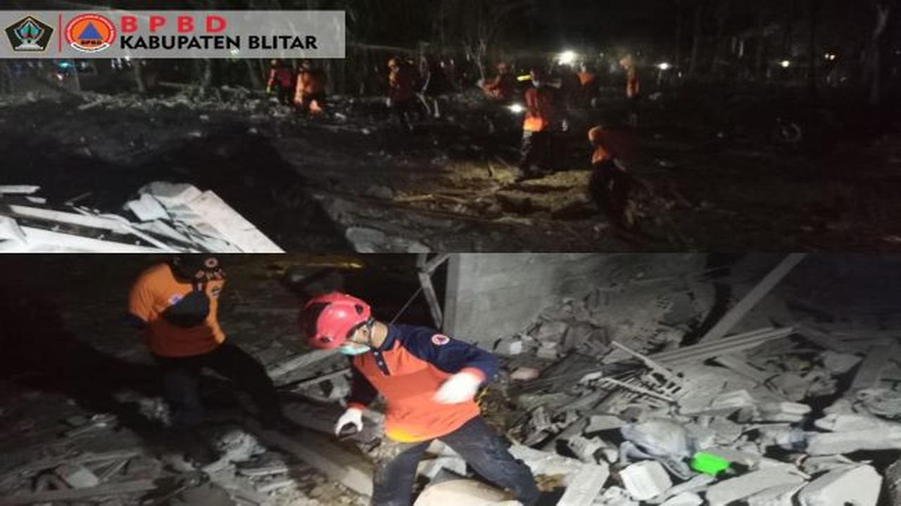 Ledakan diduga dari bahan pembuatan petasan terjadi di Dusun Tegalrejo, Desa Karangbendo, Kecamatan Ponggok, Kabupaten Blitar, Jawa Timur pada Minggu malam, 19 Februari 2023. (Foto: BPBD Blitar)
