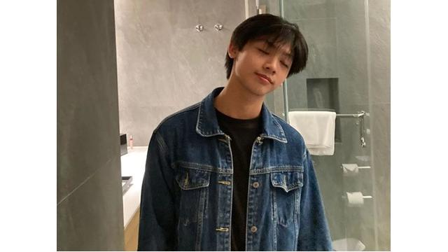 6 Potret Melvin Genuino, Penyanyi Muda yang Dikira Gantikan Iqbaal di Grup TBA