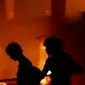 Gudang penyimpanan kerajinan rotan di Cirebon ludes terbakar hinga pengosongan rumah di Kompleks Zeni TNI AD, Mampang Prapatan, Jaksel.
