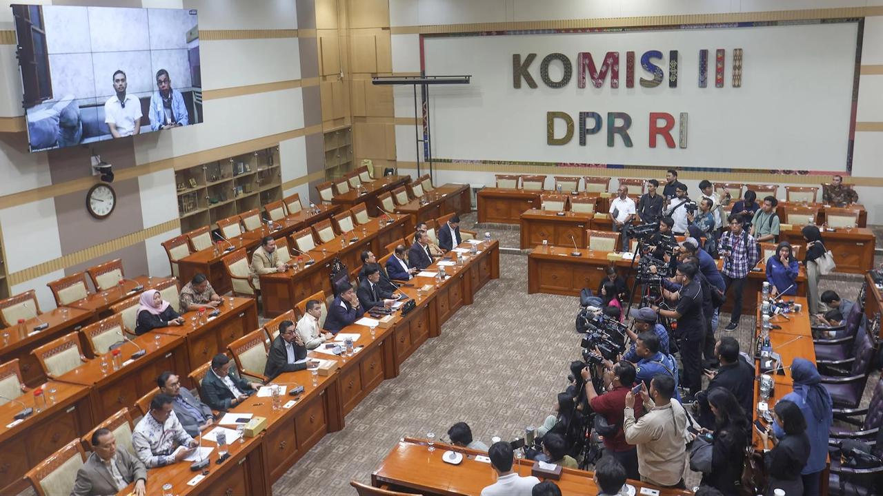 FOTO: Komisi III DPR Minta Penangguhan Penahanan Kreator Video Profil Desa di Karo