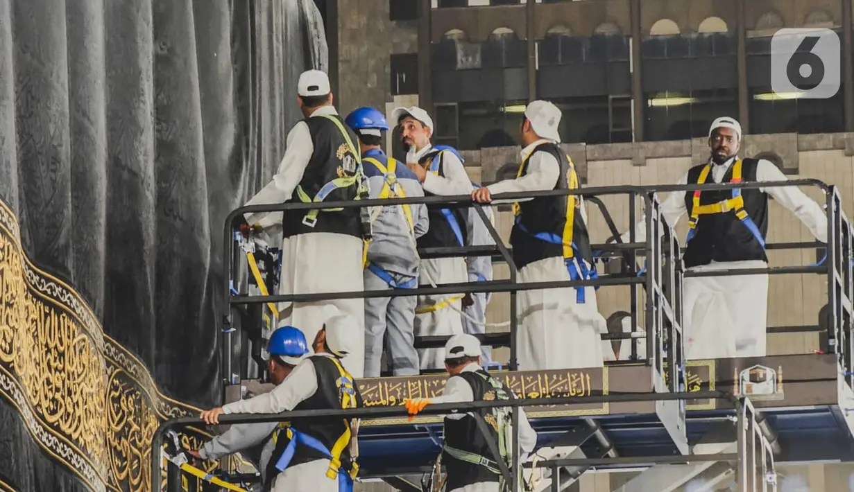 Kain kiswah dibuat dari bahan sutra Italia seberat 760 kilogram (kg). (FOTO:MCH PPIH ARAB SAUDI 2023)