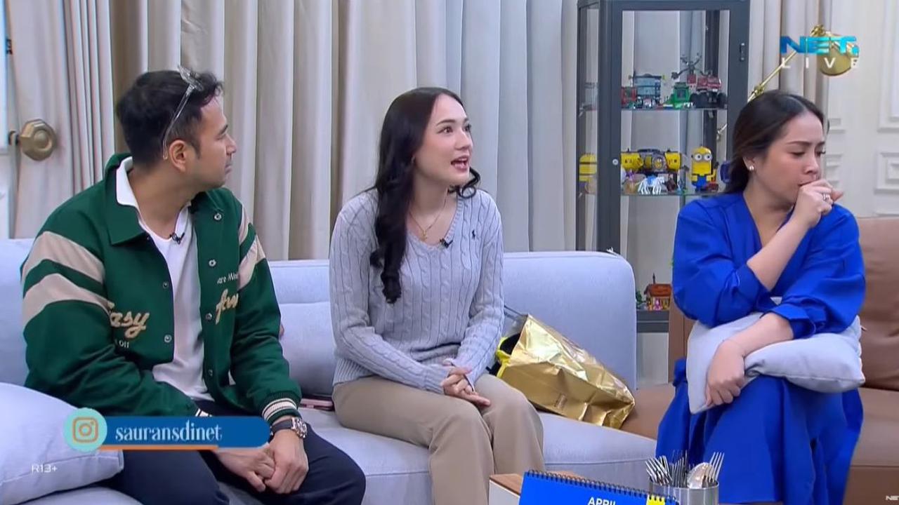 Kepada Laura Moane, Nagita menyebut jika tak biasanya Raffi Ahmad bilang ingin punya anak perempuan.<br>