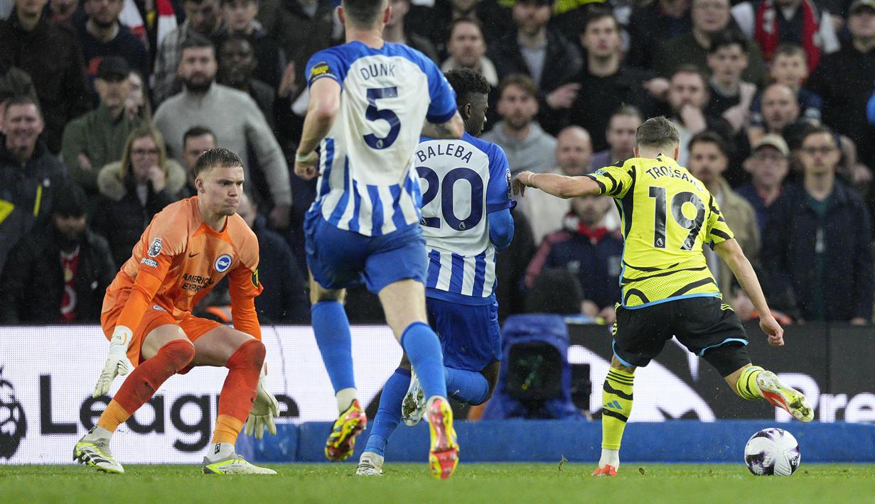Gol Trossard dicetak dalam 22 menit setelah dirinya dimasukkan pada menit ke-64 menggantikan Gabriel Jesus. (AP Photo/Dave Shopland)