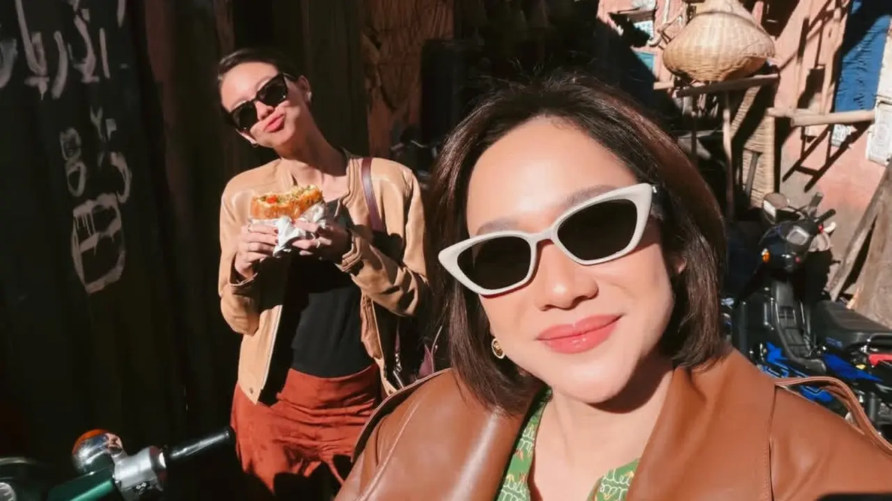 Gaya Aesthetic Para Artis Berkunjung ke Pasar Tradisional Maroko termasuk Bunga Citra Lestari dan Yuki Kato. [@itsmebcl]