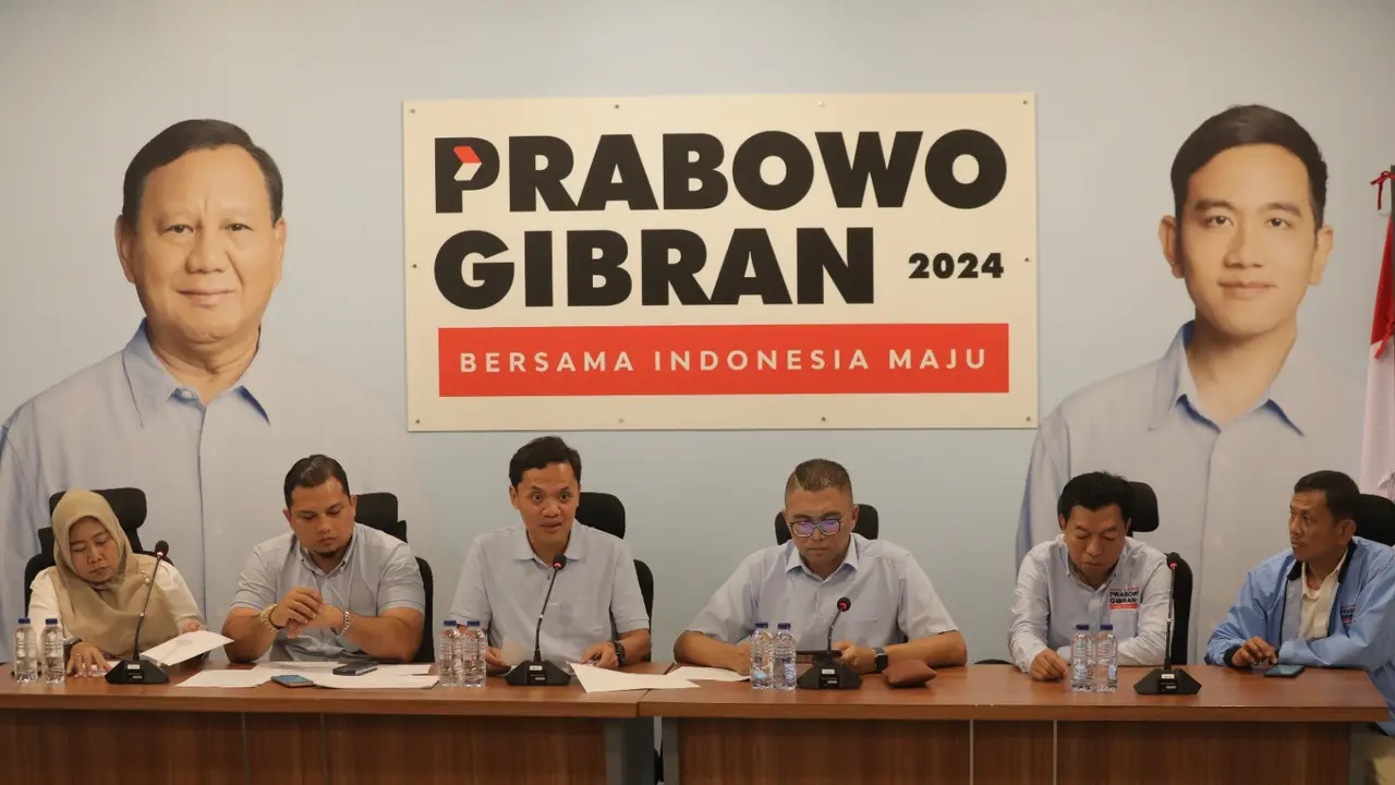 Wakil Ketua Tim Kampanye Nasional (TKN) Prabowo Subianto-Gibran Rakabuming Raka, Habiburokhman, di Media Center TKN Prabowo-Gibran, Jakarta, Minggu (21/1/2024) (Istimewa)