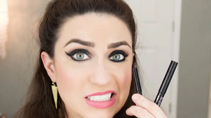 [Bintang] 5 Pelanggaran Eyeliner yang Harus Segera Dihentikan