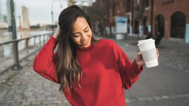 wanita juli lebih charming