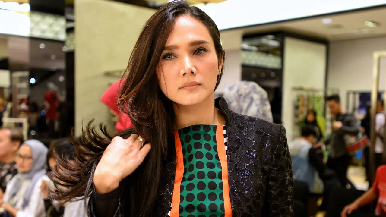 [Bintang] Transformasi Musik Mulan Jameela yang Penuh Puji dan Caci