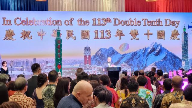 Kepala TETO John C. Chen, memberikan pidato dalam perayaan Double Tenth Day Taiwan di Hotel Borobudur, pada Selasa, 8 Oktober 2024. (Liputan6.com/Tanti Yulianingsih)