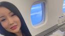 Terlihat antusias, potret Lucinta Luna di dalam pesawat mewah ini banjir pujian dari netizen. Mulai dari menyamakannya dengan Jiisoo Blackpink hingga bak ibu-ibu pejabat (Liputan6.com/IG/@lucintaluna_manjalita).