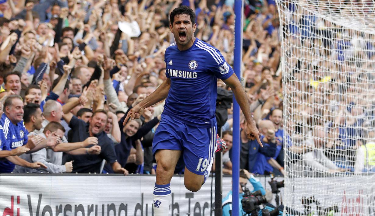 Diego Costa didatangkan Chelsea dari Atletico Madrid pada awal musim 2014/2015. Pada musim pertamanya ia langsung mencetak 20 gol di Premier League dari 26 laga dan kembali diulanginya dengan torehan gol yang sama pada musim ketiganya. Selama tiga musim membela The Blues hingga tengah musim 2017/2018, ia sukses mengoleksi 52 gol di Premier League dari total 89 laga. (AFP/Ian Kington)