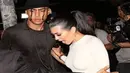 Kourtney tertangkap basah sedang menikmati waktunya usai di klub malam bersama seorang pria muda bernama Quincy Combs. (dailymail/Bintang.com)