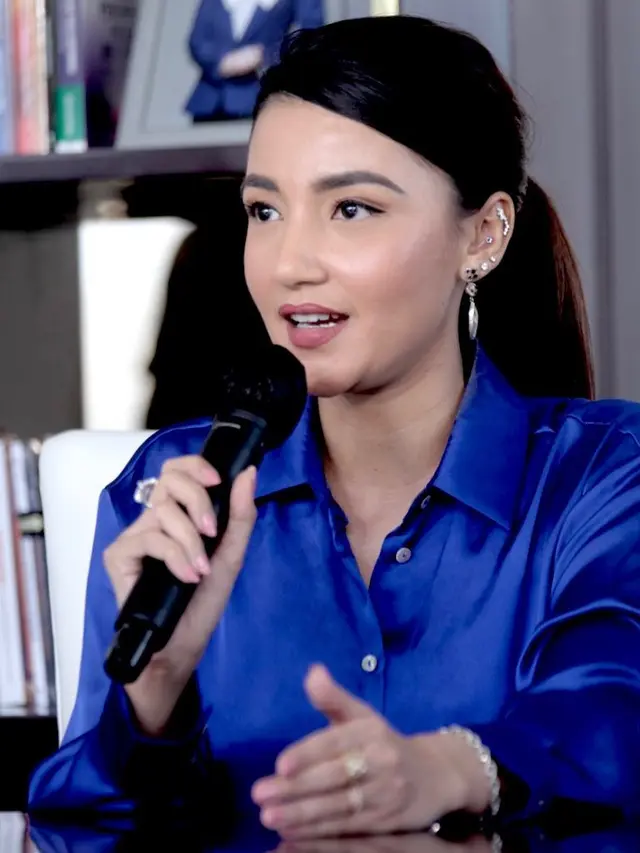 Baru Lulus S2, Ini 6 Potret Terbaru Tsania Marwa yang Terjun ke Dunia Politik