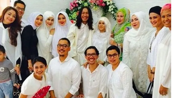 [Bintang] Pernikahan Aming danEvelyn