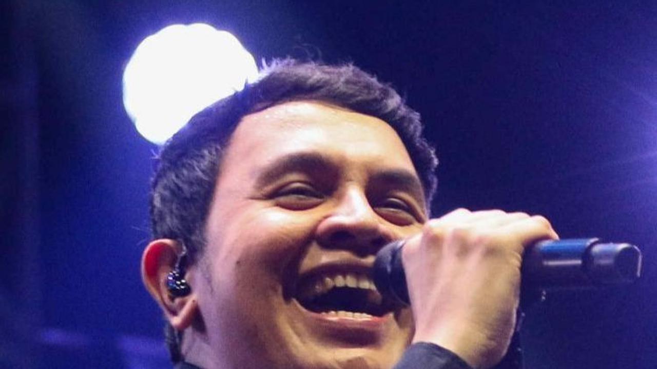 FOTO: Kemerduan Tulus di KapanLagi Buka Bareng BRI Festival 2024 Membius Penonton dalam Sendu