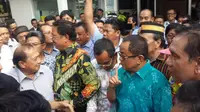 Anggota Kerukunan Keluarga Sulawesi Selatan (KKSS) saat menyuarakan pendapatnya. (Liputan6.com/Putu Merta SP)
